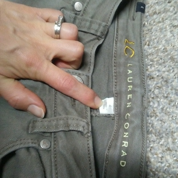 Lauren Conrad Crop Pants Size 4 - Picture 2 of 4